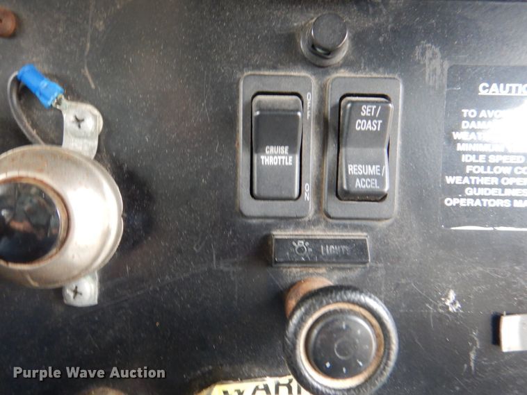 image for item JY9953 2003 International 3800  school bus