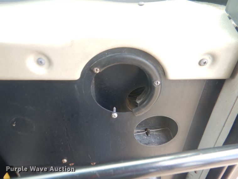 image for item JY9953 2003 International 3800  school bus