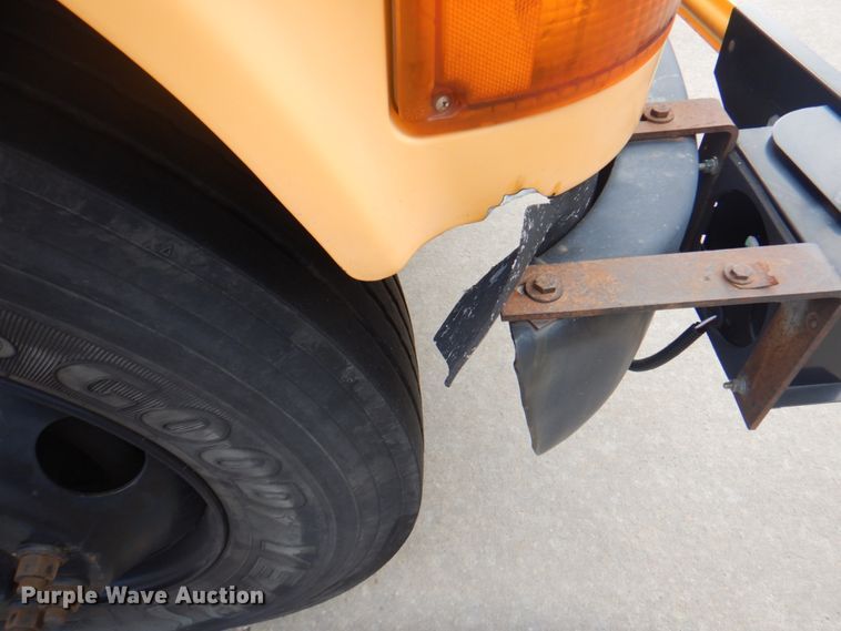 image for item JY9953 2003 International 3800  school bus