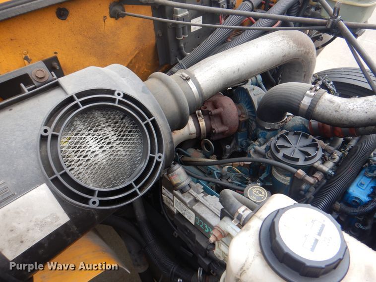 image for item JY9953 2003 International 3800  school bus