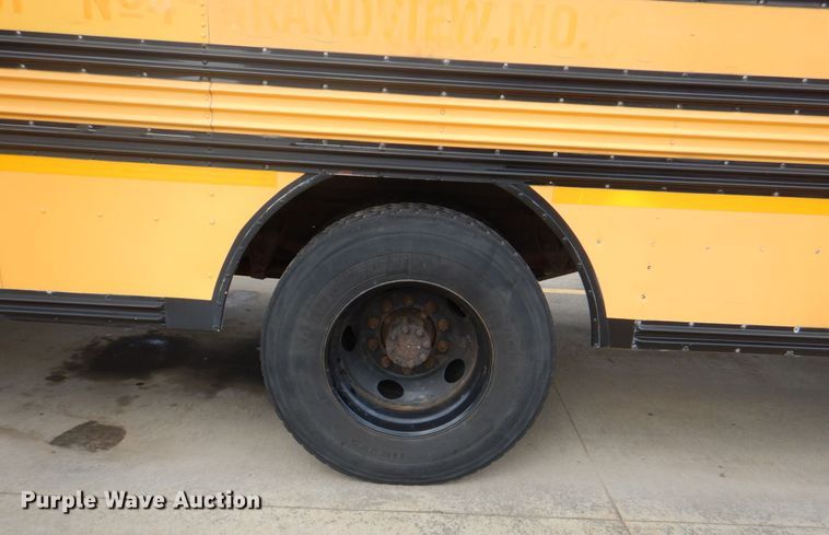 image for item JY9953 2003 International 3800  school bus