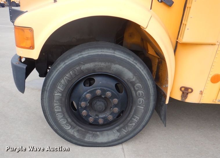 image for item JY9953 2003 International 3800  school bus