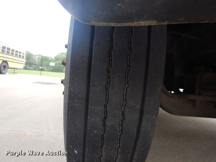 image for item JY9953 2003 International 3800  school bus