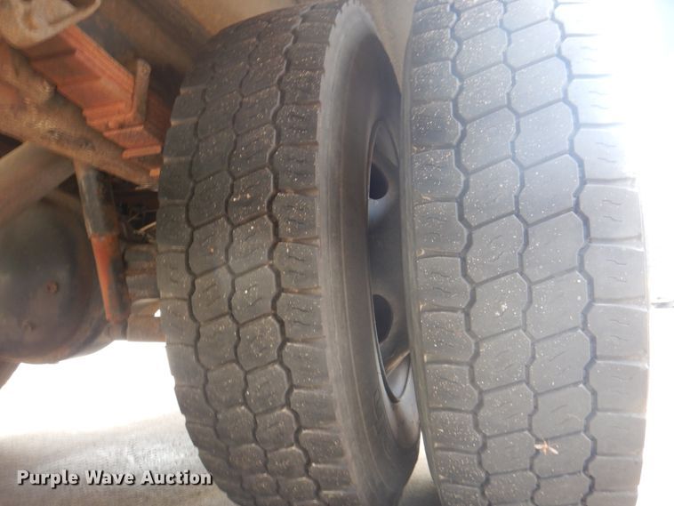 image for item JY9953 2003 International 3800  school bus