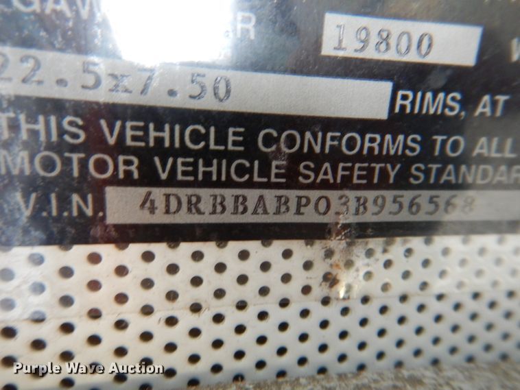 image for item JY9953 2003 International 3800  school bus