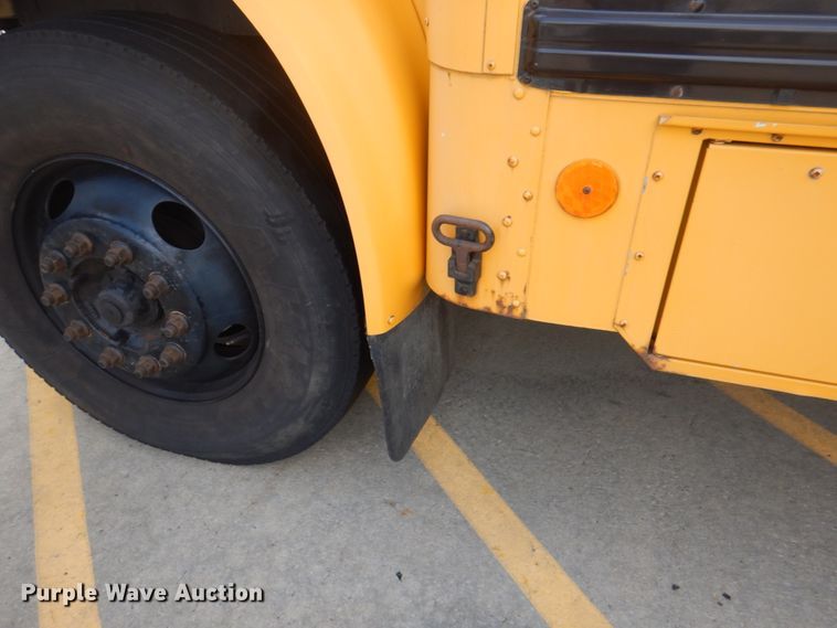 image for item JY9954 2004 IC IC3S530  school bus