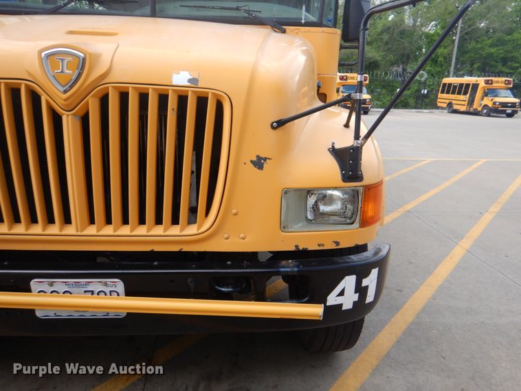 image for item JY9954 2004 IC IC3S530  school bus