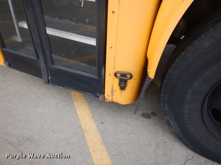 image for item JY9954 2004 IC IC3S530  school bus