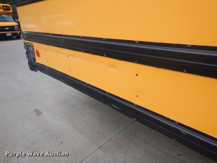 image for item JY9954 2004 IC IC3S530  school bus