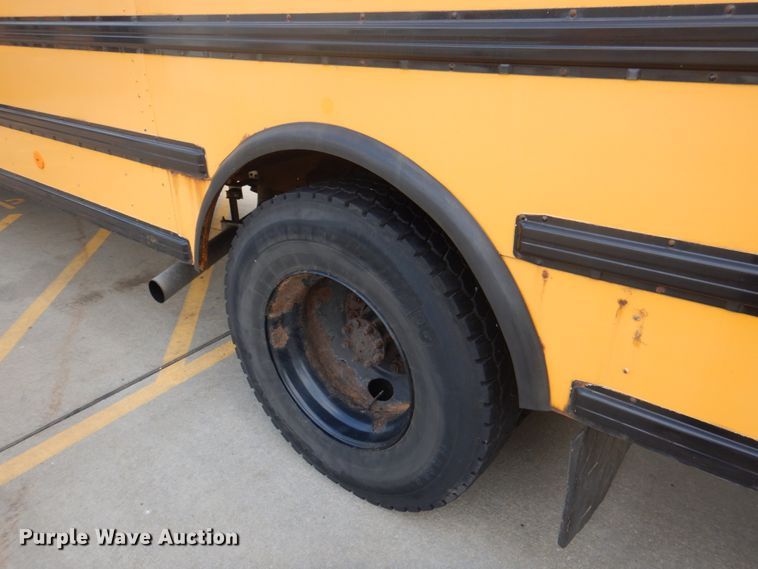 image for item JY9954 2004 IC IC3S530  school bus