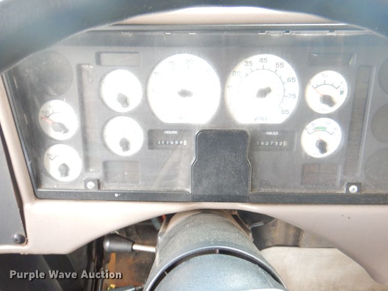 image for item JY9954 2004 IC IC3S530  school bus