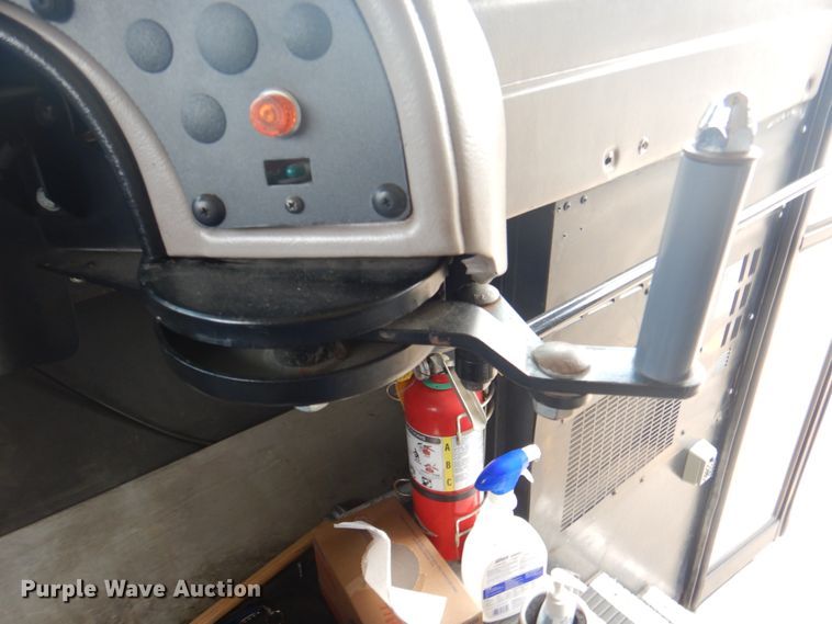 image for item JY9954 2004 IC IC3S530  school bus