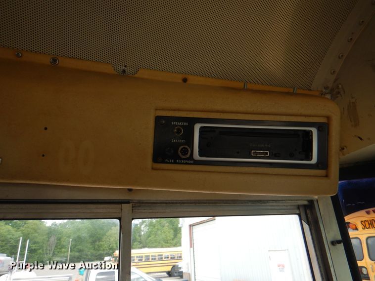 image for item JY9954 2004 IC IC3S530  school bus