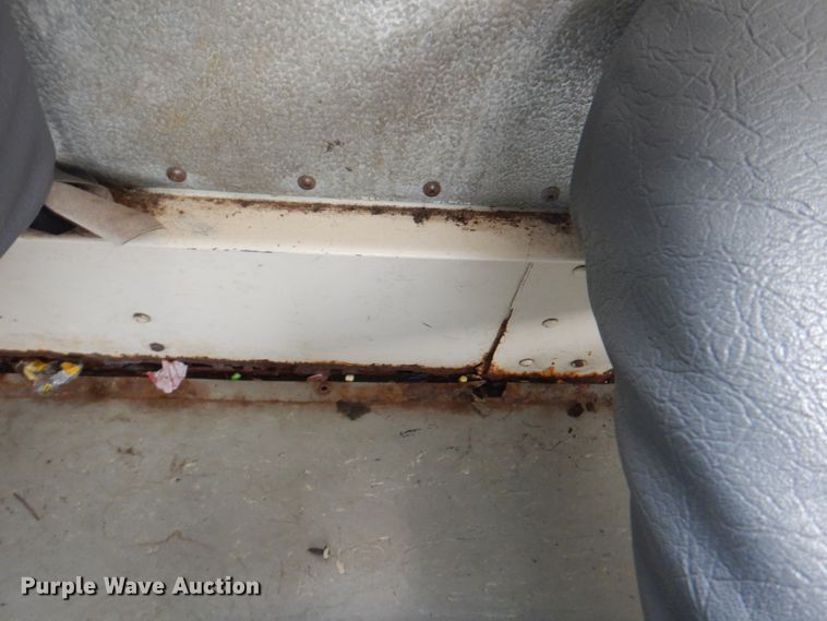 image for item JY9954 2004 IC IC3S530  school bus