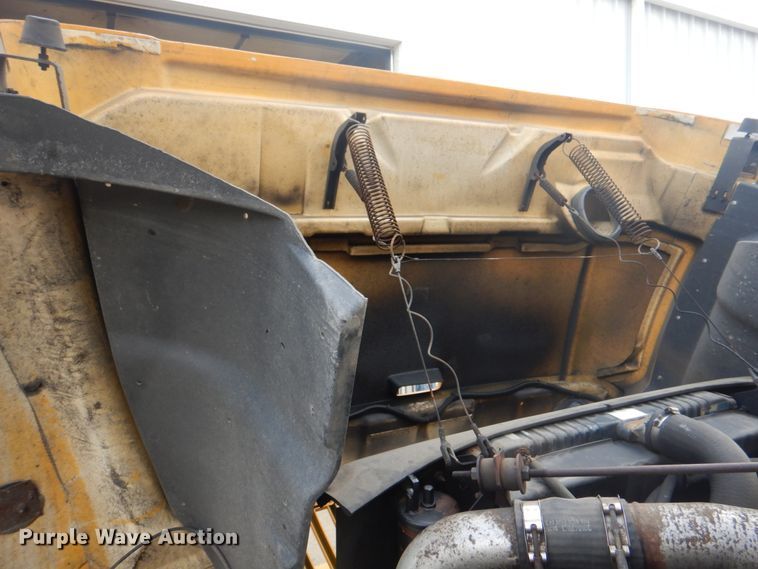 image for item JY9954 2004 IC IC3S530  school bus