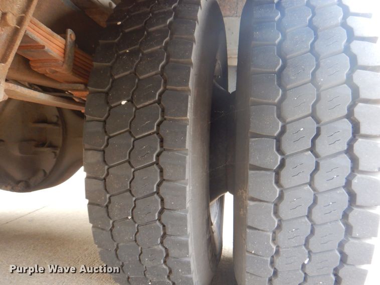 image for item JY9954 2004 IC IC3S530  school bus