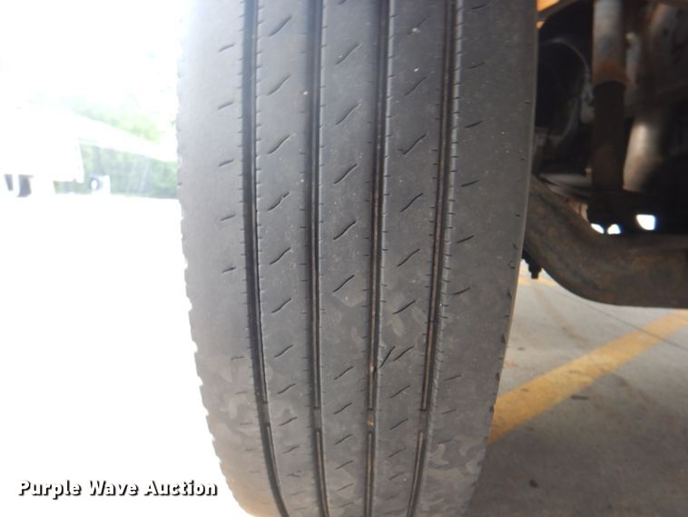 image for item JY9954 2004 IC IC3S530  school bus