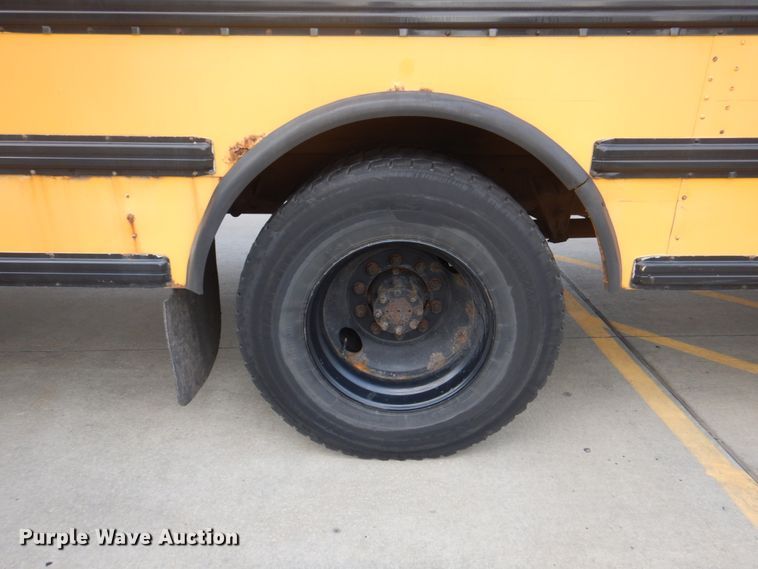 image for item JY9954 2004 IC IC3S530  school bus