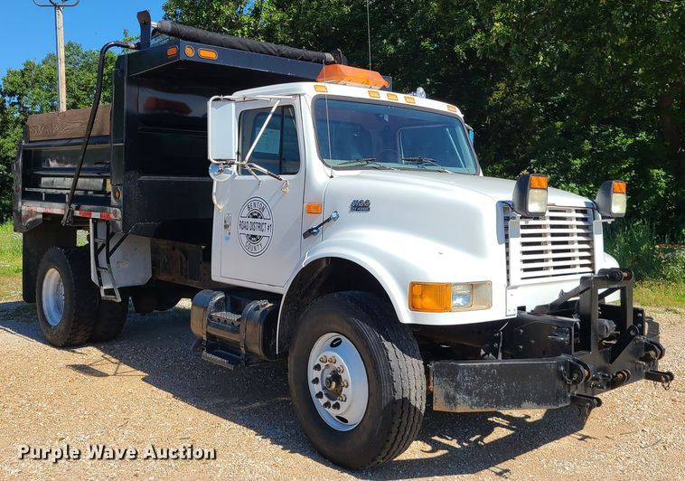 image for item L1404 2000 International 4900  dump truck