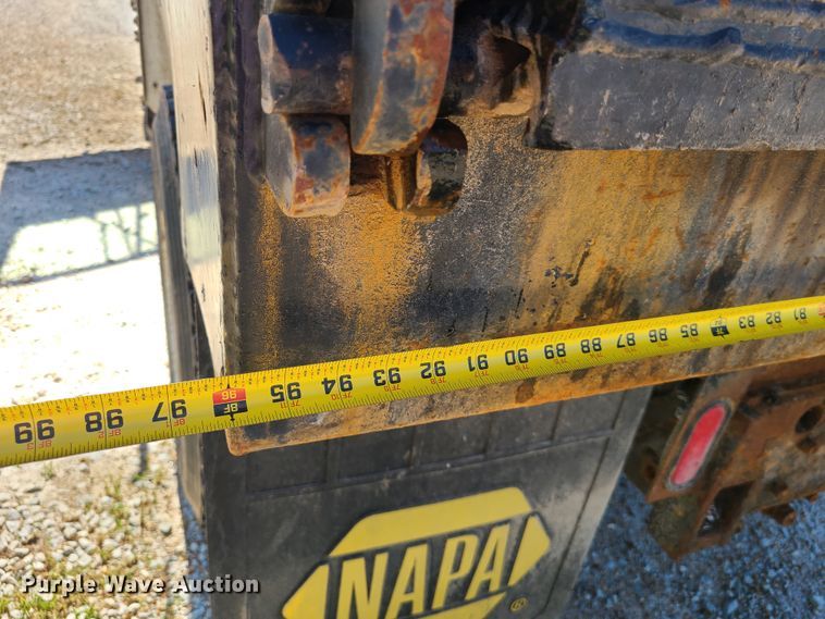 image for item L1404 2000 International 4900  dump truck