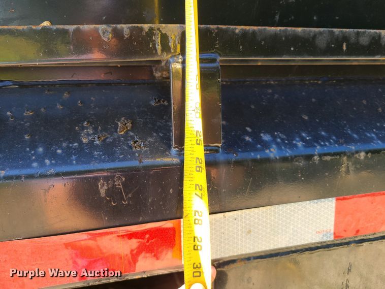 image for item L1404 2000 International 4900  dump truck