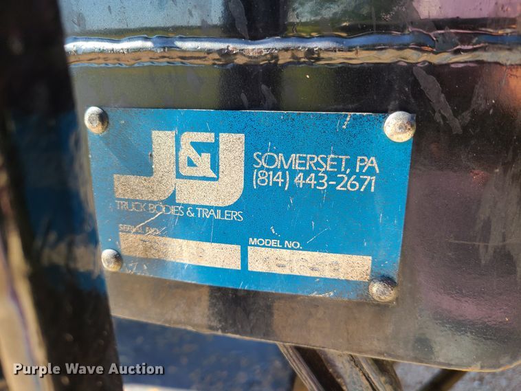 image for item L1404 2000 International 4900  dump truck