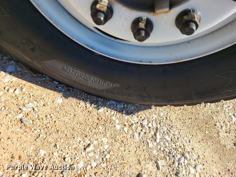 image for item L1404 2000 International 4900  dump truck