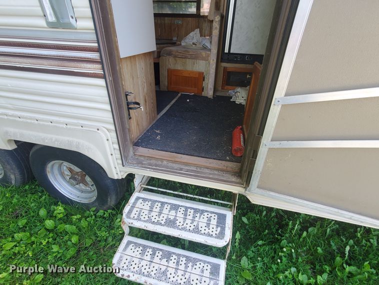 image for item DI5177 1987 Nuwa Hitchhiker  camper