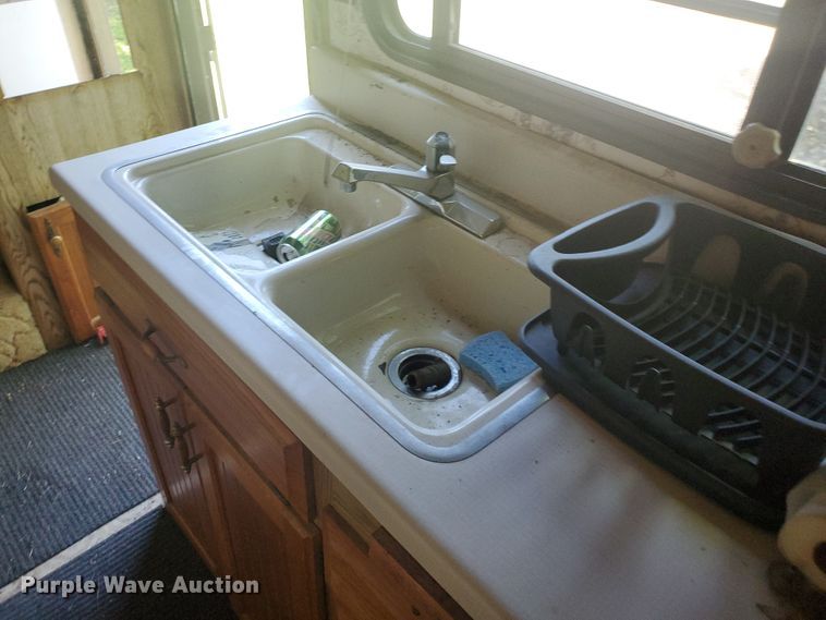 image for item DI5177 1987 Nuwa Hitchhiker  camper