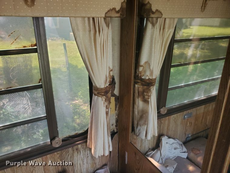 image for item DI5177 1987 Nuwa Hitchhiker  camper