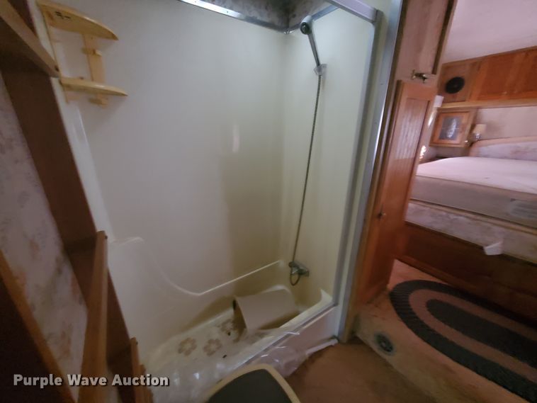 image for item DI5177 1987 Nuwa Hitchhiker  camper