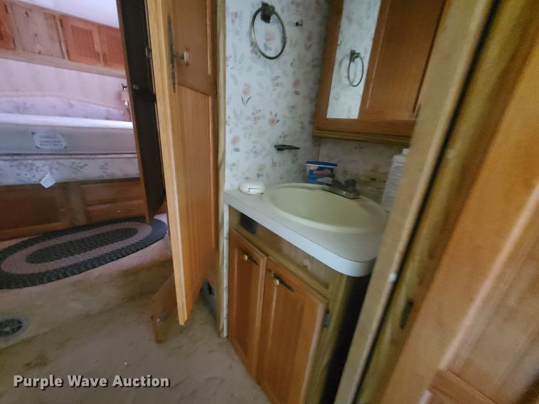 image for item DI5177 1987 Nuwa Hitchhiker  camper