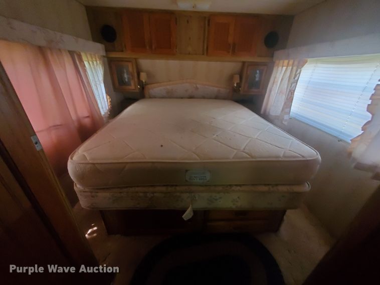 image for item DI5177 1987 Nuwa Hitchhiker  camper