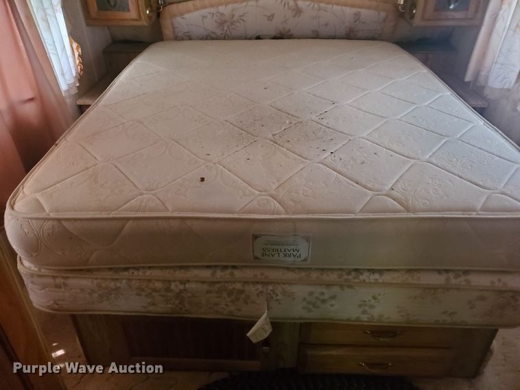 image for item DI5177 1987 Nuwa Hitchhiker  camper