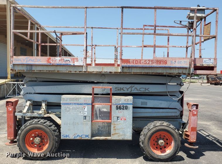 image for item DI5195 2007 Skyjack SJ8841  scissor lift