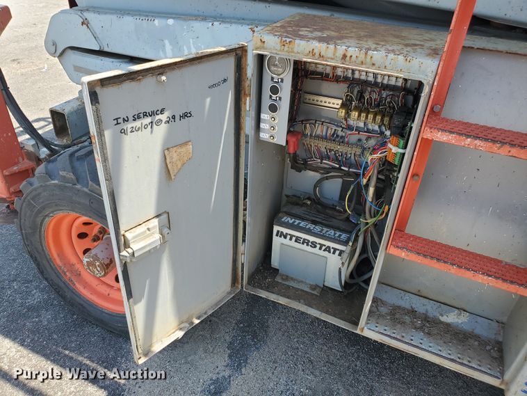 image for item DI5195 2007 Skyjack SJ8841  scissor lift