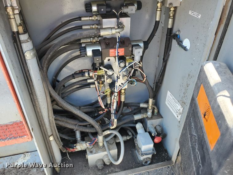 image for item DI5195 2007 Skyjack SJ8841  scissor lift