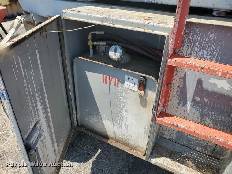 image for item DI5195 2007 Skyjack SJ8841  scissor lift