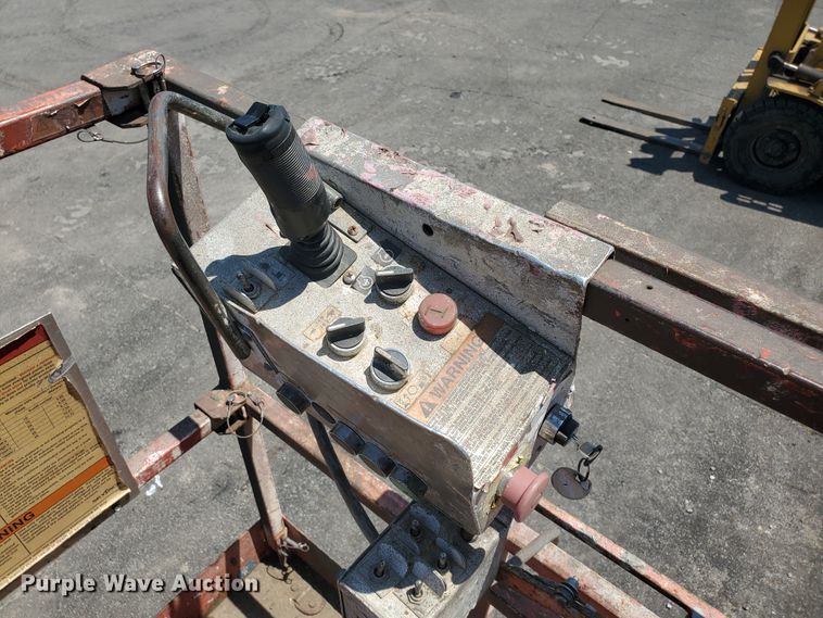 image for item DI5195 2007 Skyjack SJ8841  scissor lift