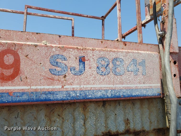 image for item DI5195 2007 Skyjack SJ8841  scissor lift