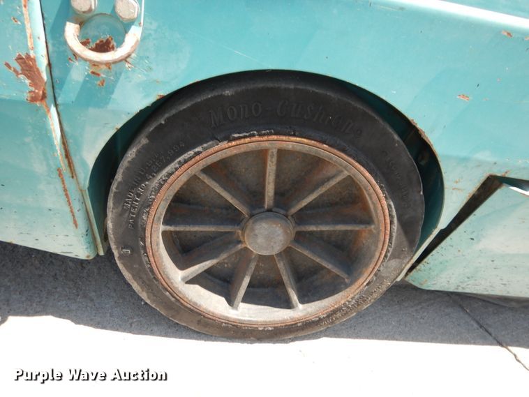 image for item DI6689 Tennant 355 sweeper