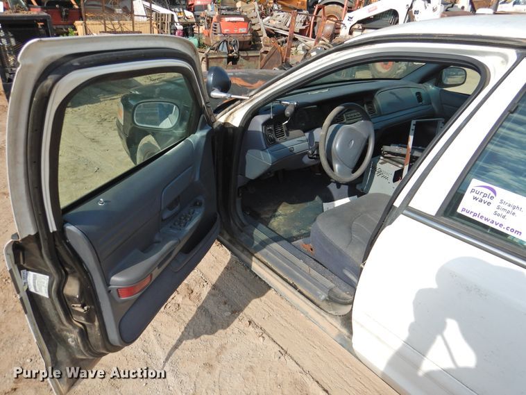 image for item DK2238 1999 Ford Crown Victoria Police Interceptor