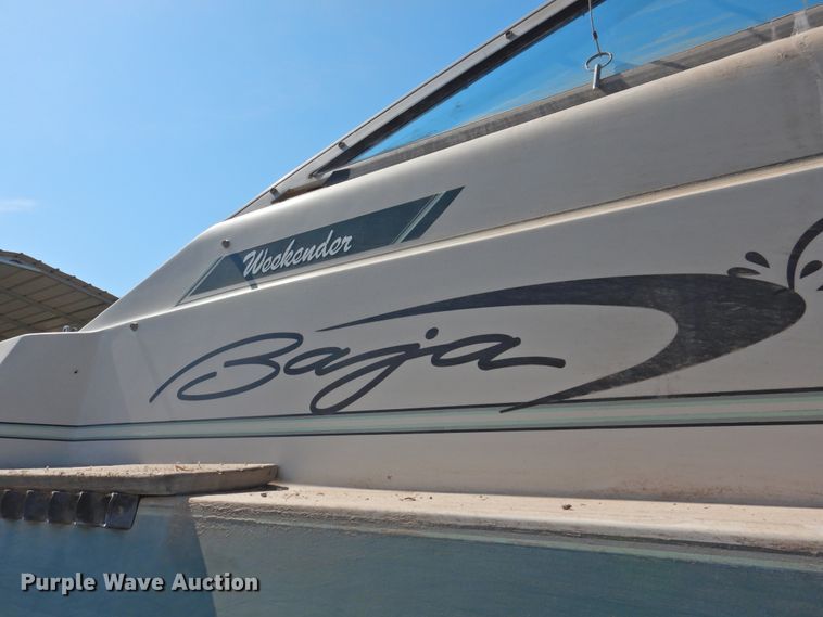 image for item DK2240 1988 Sea Ray 230 Weekender  boat