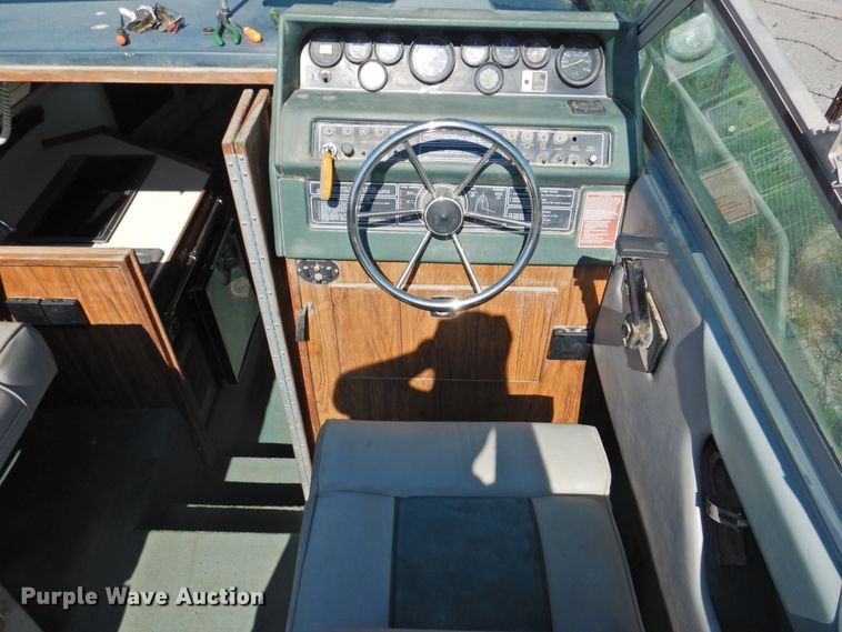 image for item DK2240 1988 Sea Ray 230 Weekender  boat