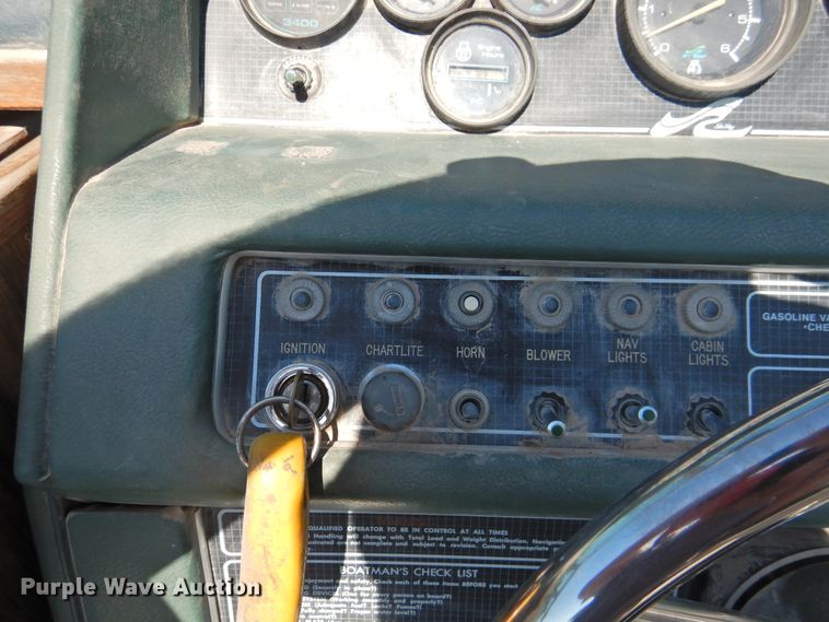 image for item DK2240 1988 Sea Ray 230 Weekender  boat