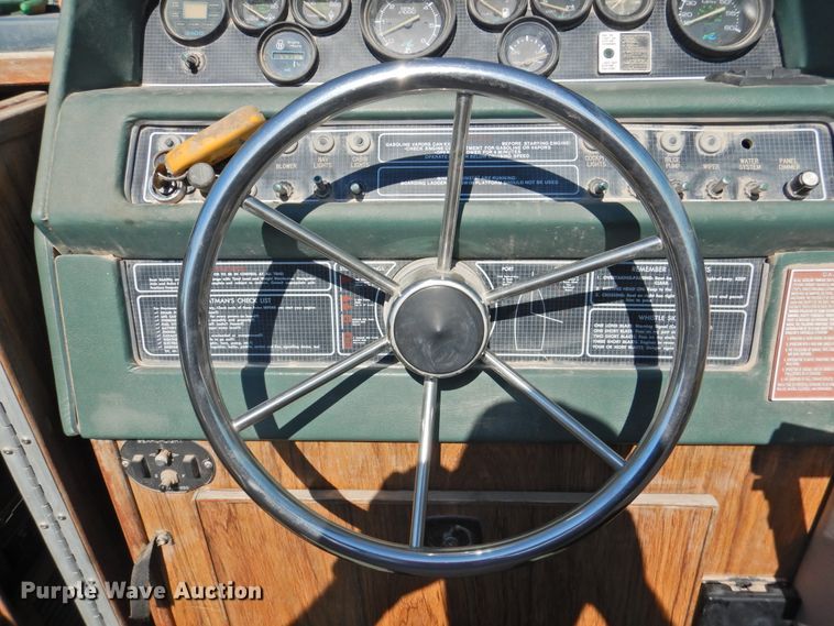 image for item DK2240 1988 Sea Ray 230 Weekender  boat