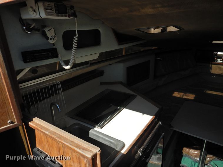 image for item DK2240 1988 Sea Ray 230 Weekender  boat