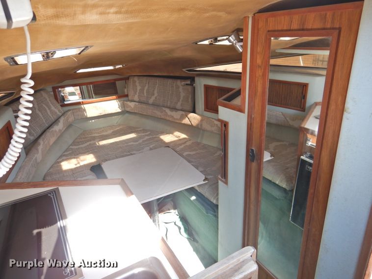 image for item DK2240 1988 Sea Ray 230 Weekender  boat