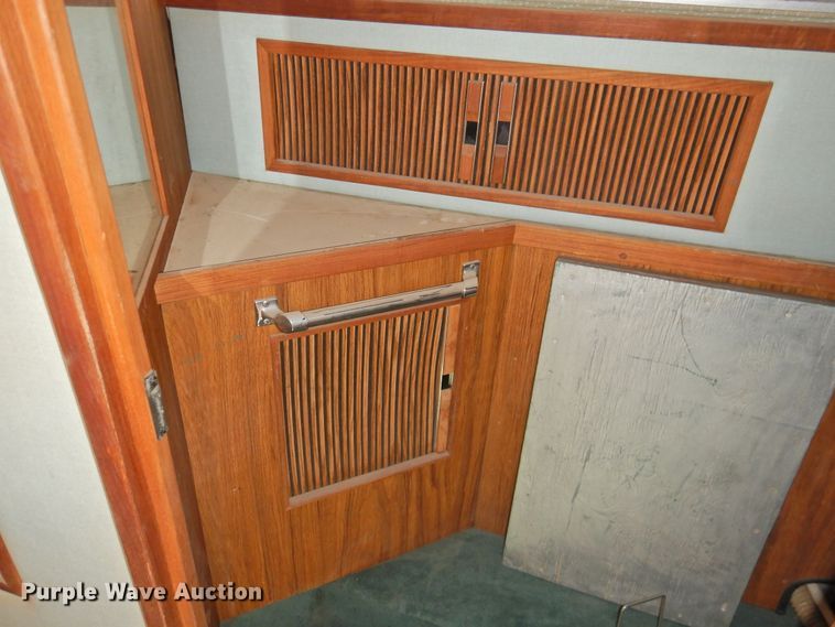 image for item DK2240 1988 Sea Ray 230 Weekender  boat