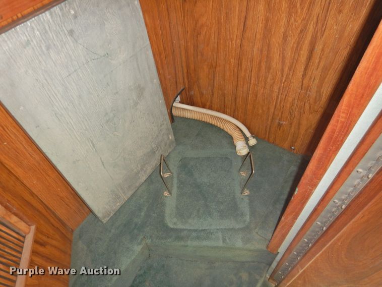 image for item DK2240 1988 Sea Ray 230 Weekender  boat